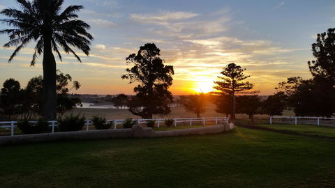 Coragulac House Cottages - Redcliffe Tourism 36