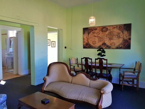 Coragulac House Cottages - Redcliffe Tourism 8