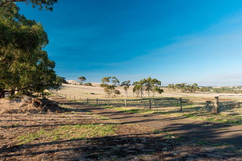 Coragulac House Cottages - Redcliffe Tourism 39