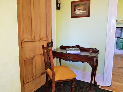 Coragulac House Cottages - Redcliffe Tourism 17