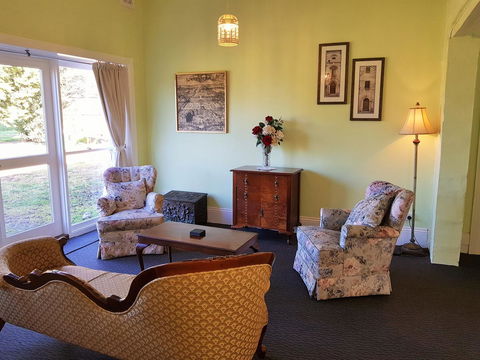 Coragulac House Cottages - Redcliffe Tourism 16