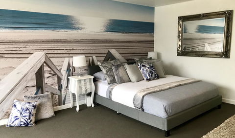 Lorne World - Redcliffe Tourism 12