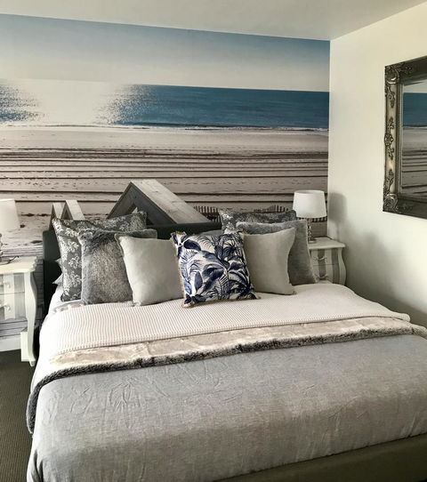 Lorne World - Redcliffe Tourism 10