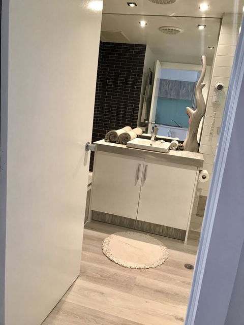 Lorne World - Redcliffe Tourism 6