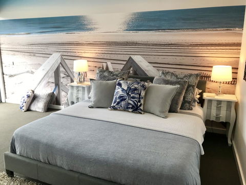 Lorne World - Redcliffe Tourism 3