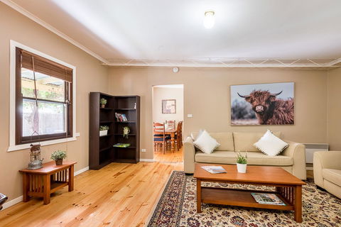 Avalon House - Redcliffe Tourism 27