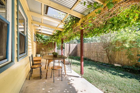 Avalon House - Redcliffe Tourism 39