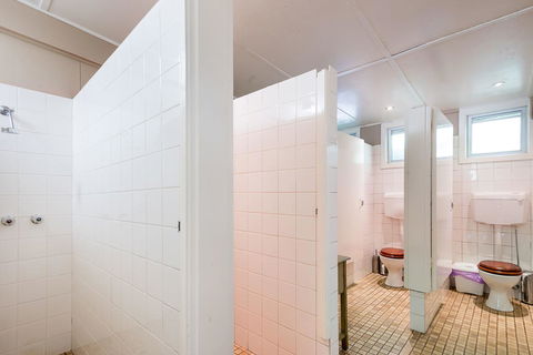 Avalon House - Redcliffe Tourism 24