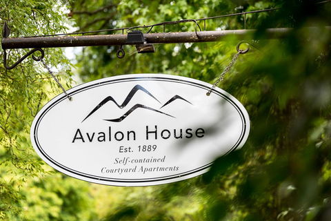 Avalon House - Redcliffe Tourism 3
