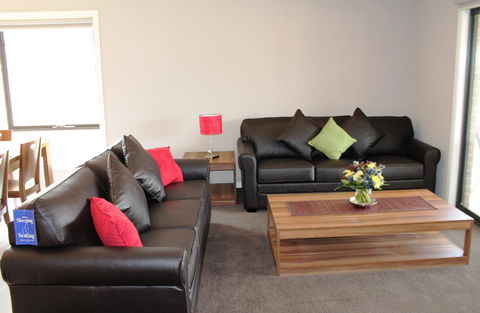 Atarhi Villas - Melbourne - Redcliffe Tourism 1
