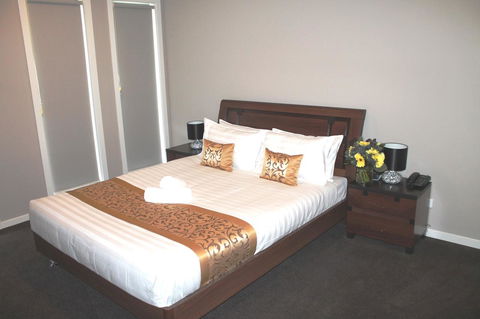 Atarhi Villas - Melbourne - Redcliffe Tourism 8