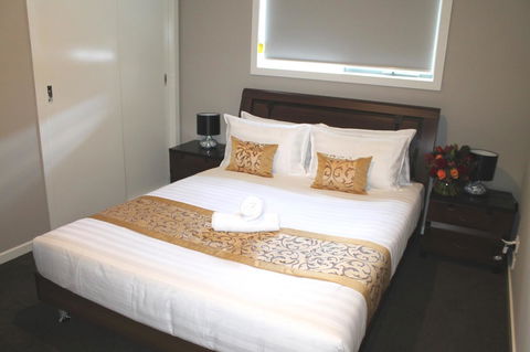 Atarhi Villas - Melbourne - Redcliffe Tourism 4