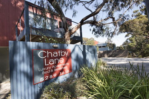 Lorne Surf Apartments - Redcliffe Tourism 7