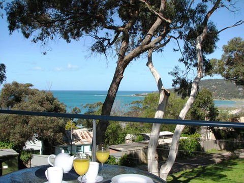Lorne Surf Apartments - Redcliffe Tourism 3