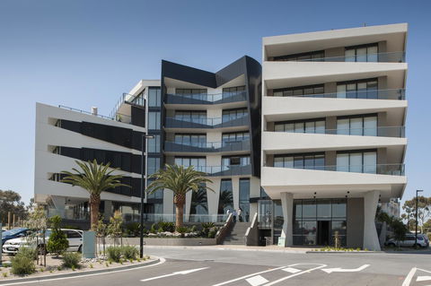 Caroline Serviced Apartments Sandringham - Redcliffe Tourism 0
