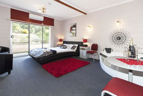 The Grampians Motel - Redcliffe Tourism 5