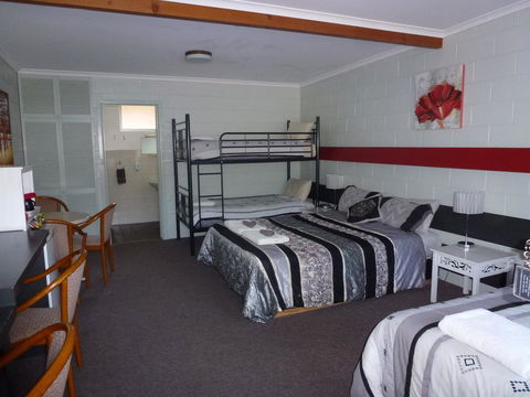 The Grampians Motel - Redcliffe Tourism 35