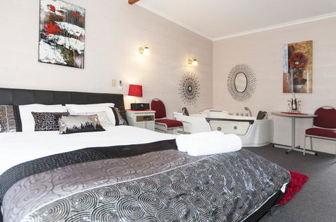 The Grampians Motel - Redcliffe Tourism 19
