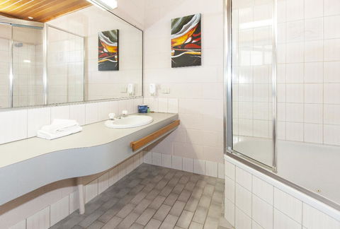 The Grampians Motel - Redcliffe Tourism 16