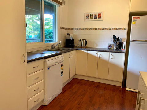 Island Family Holiday Retreat - Redcliffe Tourism 6