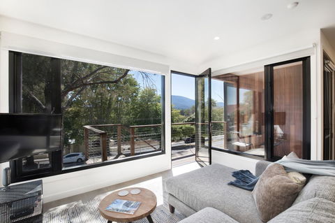 Brooklands Apartments - Redcliffe Tourism 0