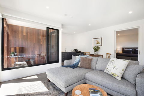 Brooklands Apartments - Redcliffe Tourism 2