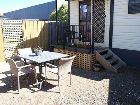 Mornington Motel - Redcliffe Tourism 24