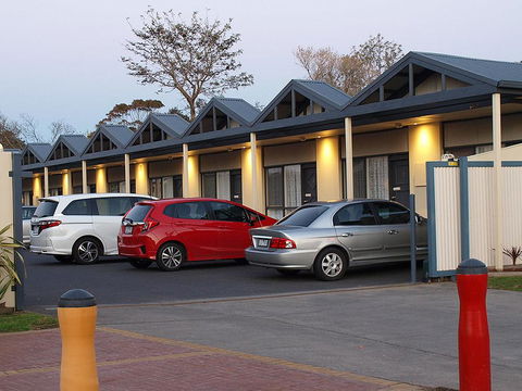 Mornington Motel - Redcliffe Tourism 32