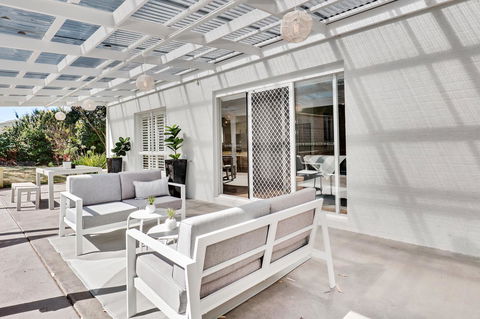 Sandymount - Redcliffe Tourism 16