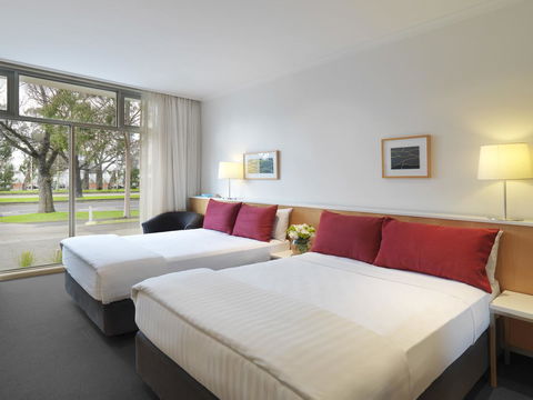 The Parkmore Hotel - Redcliffe Tourism 23