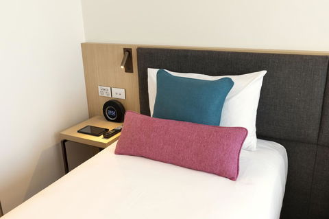 Ibis Melbourne Central - Redcliffe Tourism 9