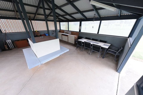 Greenvale Holiday Units - Redcliffe Tourism 10