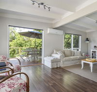 Blairgowrie Bella - light filled home with great deck - Redcliffe Tourism