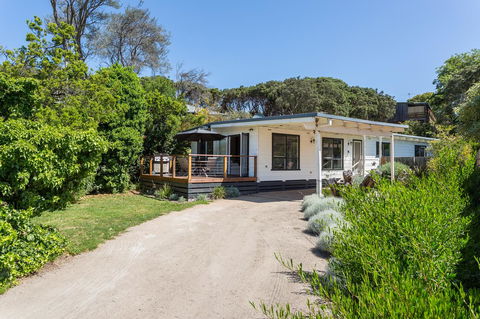 Blairgowrie Bella - Light Filled Home With Great Deck - Redcliffe Tourism 11