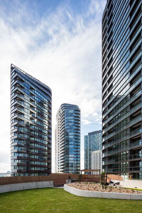Winston Apartments Docklands - Redcliffe Tourism 4