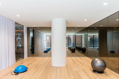 Winston Apartments Docklands - Redcliffe Tourism 21