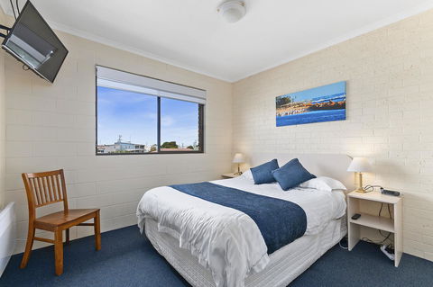 Allambi Holiday Apartments - Redcliffe Tourism 15