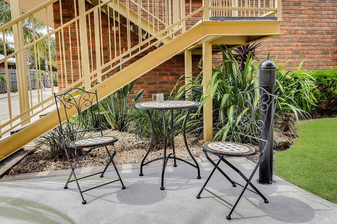 Allambi Holiday Apartments - Redcliffe Tourism 29