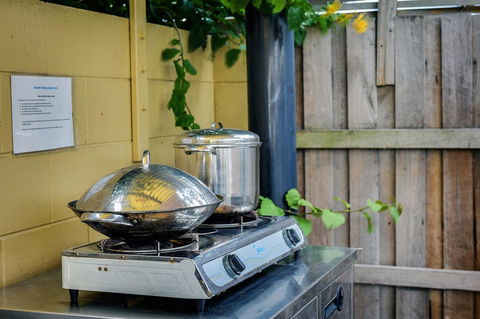 Allambi Holiday Apartments - Redcliffe Tourism 23