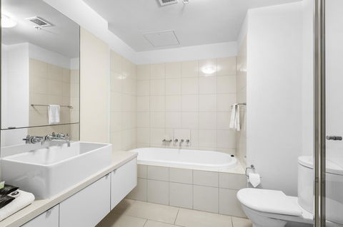 Melbourne Holiday Apartments Flinders Wharf - Redcliffe Tourism 16