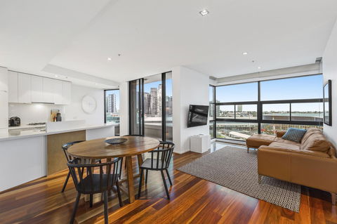 Melbourne Holiday Apartments Flinders Wharf - Redcliffe Tourism 9
