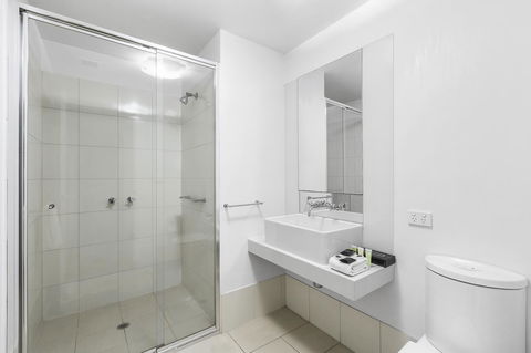 Melbourne Holiday Apartments Flinders Wharf - Redcliffe Tourism 18