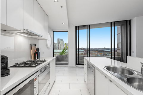 Melbourne Holiday Apartments Flinders Wharf - Redcliffe Tourism 27