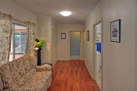 Jacaranda House - Redcliffe Tourism 5