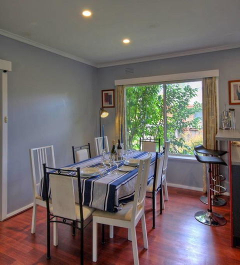 Jacaranda House - Redcliffe Tourism 3