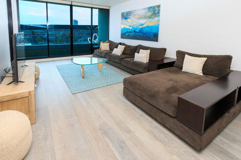 Waterfront Melbourne Apartments - Redcliffe Tourism 13