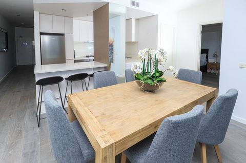 Waterfront Melbourne Apartments - Redcliffe Tourism 10