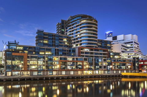Waterfront Melbourne Apartments - Redcliffe Tourism 0