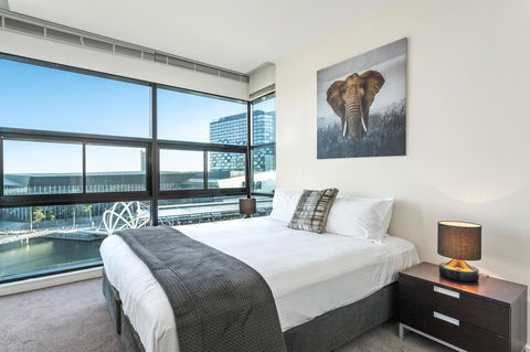 Waterfront Melbourne Apartments - Redcliffe Tourism 7