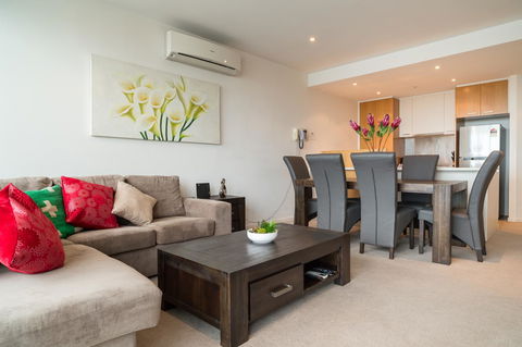 AKOM AT Docklands - Redcliffe Tourism 39